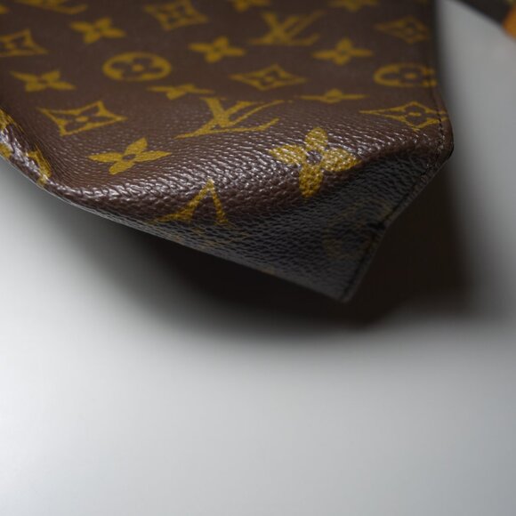 Vtg Louis Vuitton Monogram Posh Toilette 26 Cosmetic Pouch, Size 9 in x 9.5 in - Picture 7 of 16